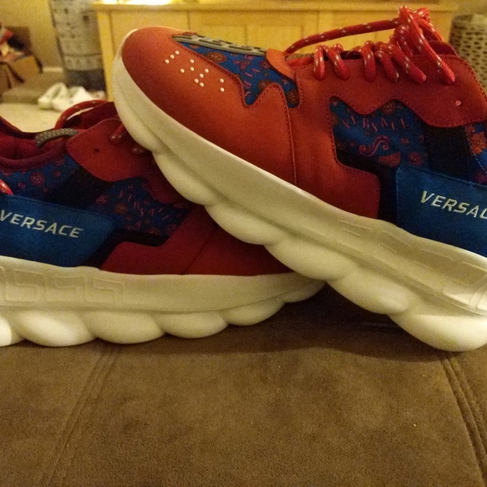 Versace cross reaction